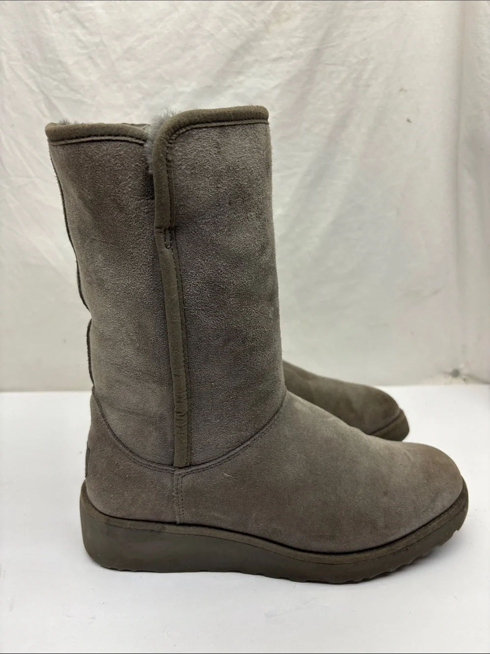 UGG boots women’s SZ 6.5, box 1 G